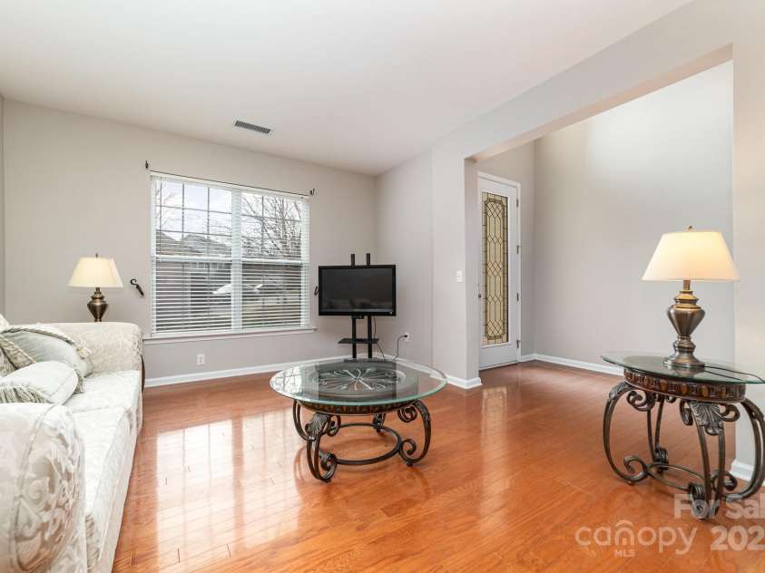 16737 Winston Oaks Court, Charlotte, NC 28213.  MLS# CAR4213082, YatesRealty ID 10685. 