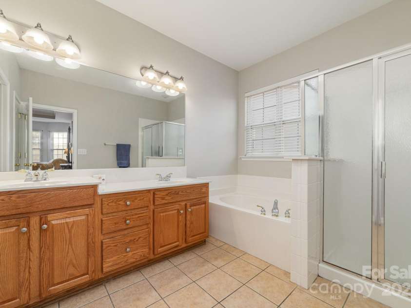 16737 Winston Oaks Court, Charlotte, NC 28213.  MLS# CAR4213082, YatesRealty ID 10685. 