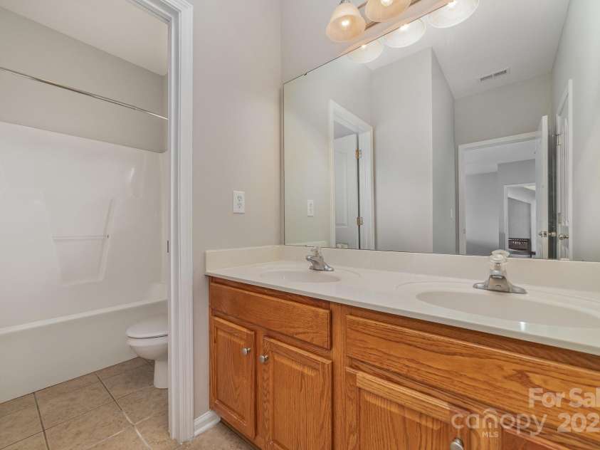 16737 Winston Oaks Court, Charlotte, NC 28213.  MLS# CAR4213082, YatesRealty ID 10685. 