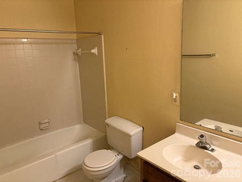 6231 Padget Parrish Court, Charlotte, NC 28270.  MLS# CAR4345327, YatesRealty ID 10685. 