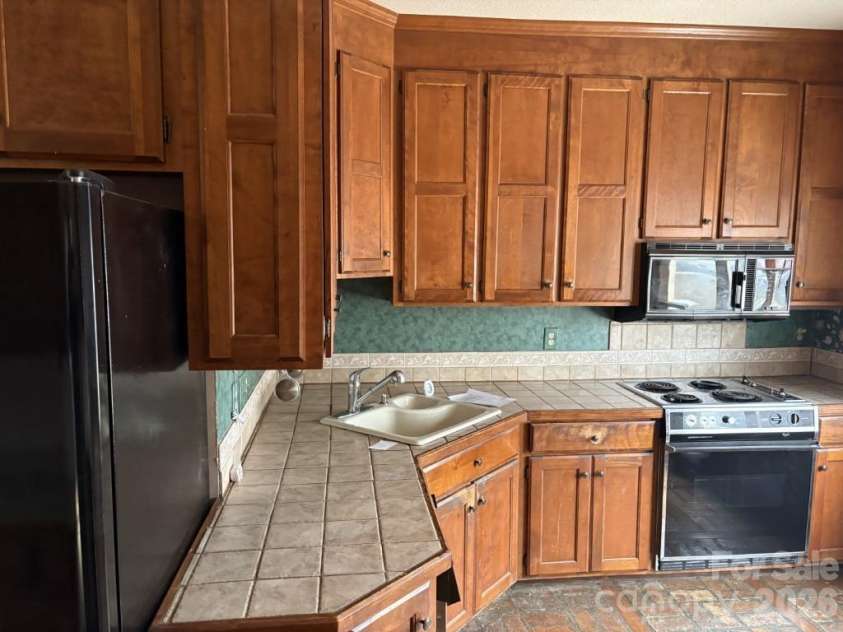 6231 Padget Parrish Court, Charlotte, NC 28270.  MLS# CAR4345327, YatesRealty ID 10685. 
