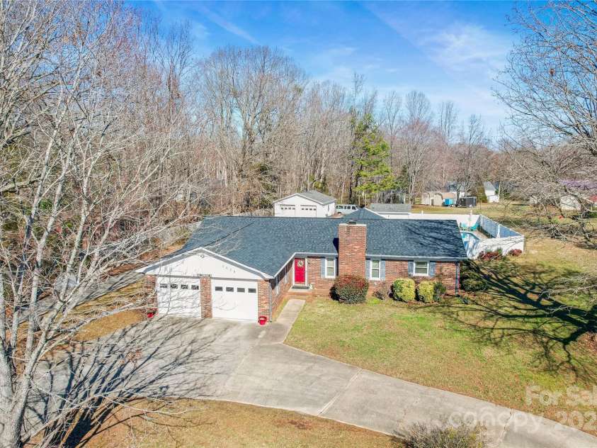 2659 Surrey Drive, Lincolnton, NC 28092.  MLS# CAR4224452, YatesRealty ID 10686. 