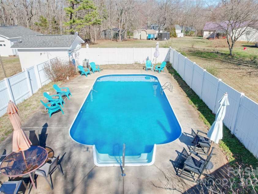 2659 Surrey Drive, Lincolnton, NC 28092.  MLS# CAR4224452, YatesRealty ID 10686. 