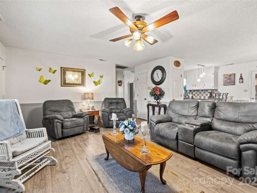 2659 Surrey Drive, Lincolnton, NC 28092.  MLS# CAR4224452, YatesRealty ID 10686. 