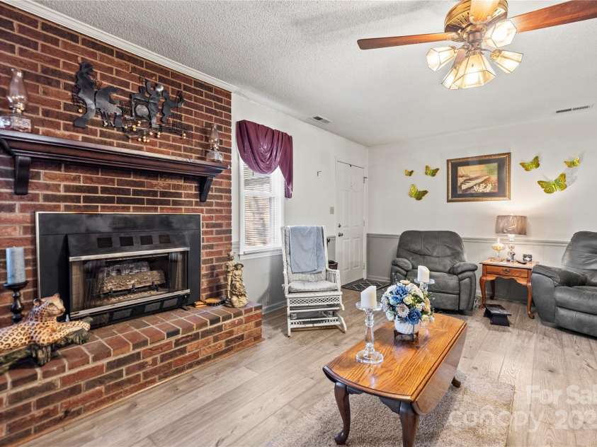 2659 Surrey Drive, Lincolnton, NC 28092.  MLS# CAR4224452, YatesRealty ID 10686. 