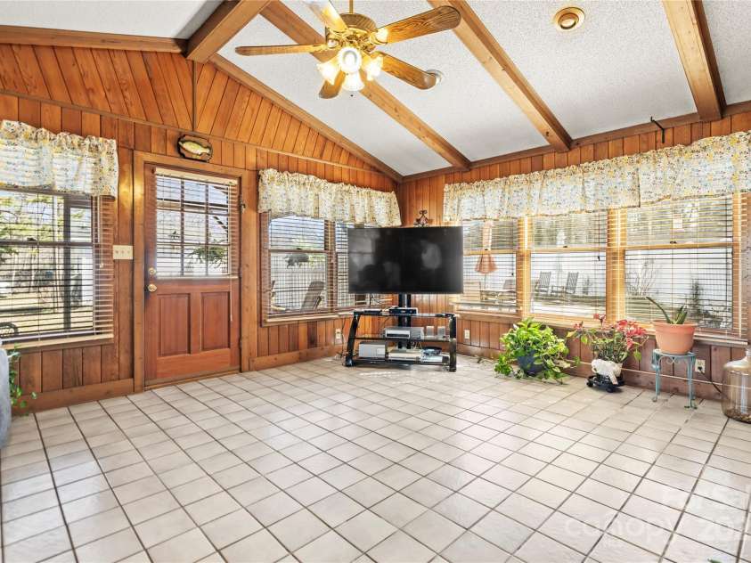 2659 Surrey Drive, Lincolnton, NC 28092.  MLS# CAR4224452, YatesRealty ID 10686. 