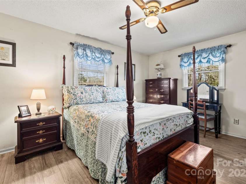 2659 Surrey Drive, Lincolnton, NC 28092.  MLS# CAR4224452, YatesRealty ID 10686. 
