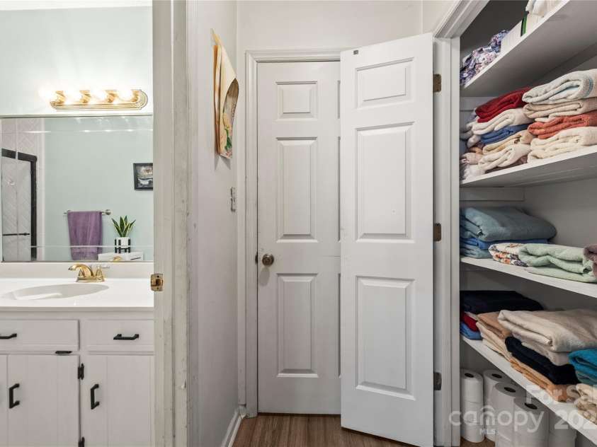 2659 Surrey Drive, Lincolnton, NC 28092.  MLS# CAR4224452, YatesRealty ID 10686. 