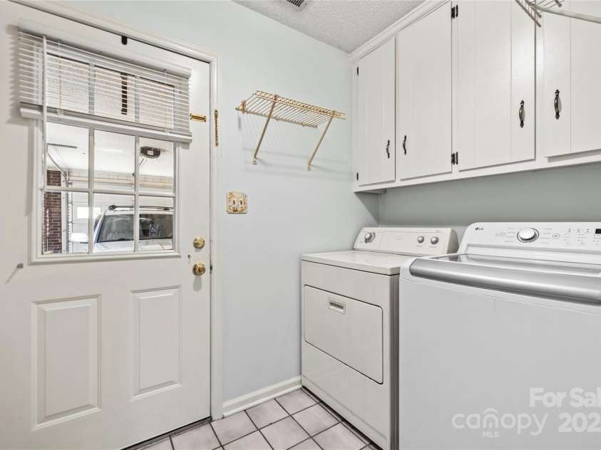 2659 Surrey Drive, Lincolnton, NC 28092.  MLS# CAR4224452, YatesRealty ID 10686. 
