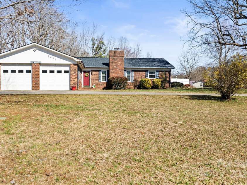 2659 Surrey Drive, Lincolnton, NC 28092.  MLS# CAR4224452, YatesRealty ID 10686. 