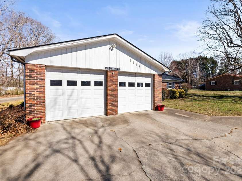 2659 Surrey Drive, Lincolnton, NC 28092.  MLS# CAR4224452, YatesRealty ID 10686. 