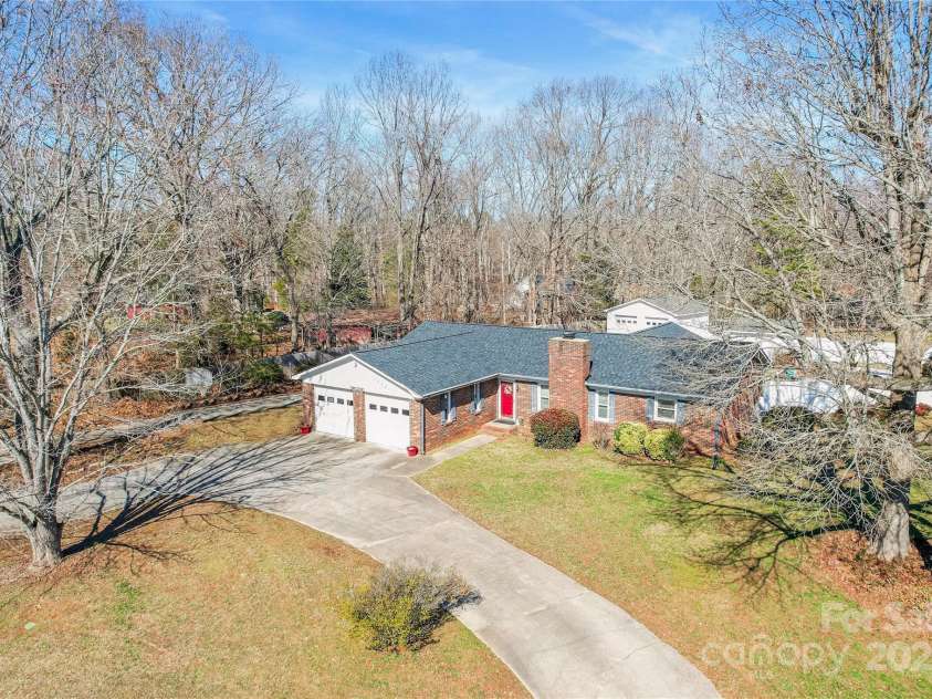 2659 Surrey Drive, Lincolnton, NC 28092.  MLS# CAR4224452, YatesRealty ID 10686. 