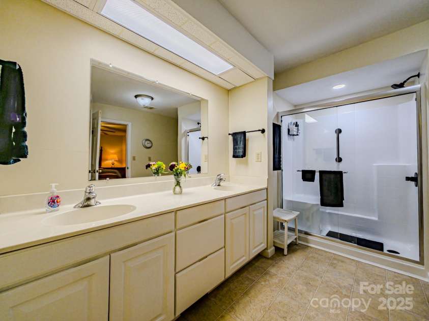 164 Forest Ridge Drive, Rutherfordton, NC 28139.  MLS# CAR4252885, YatesRealty ID 10687. 