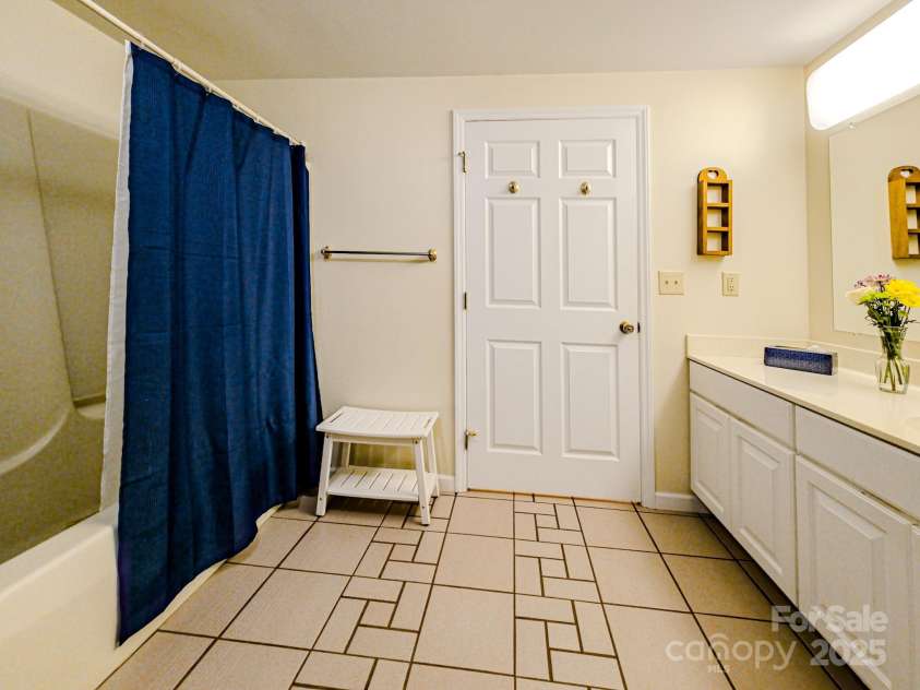 164 Forest Ridge Drive, Rutherfordton, NC 28139.  MLS# CAR4252885, YatesRealty ID 10687. 