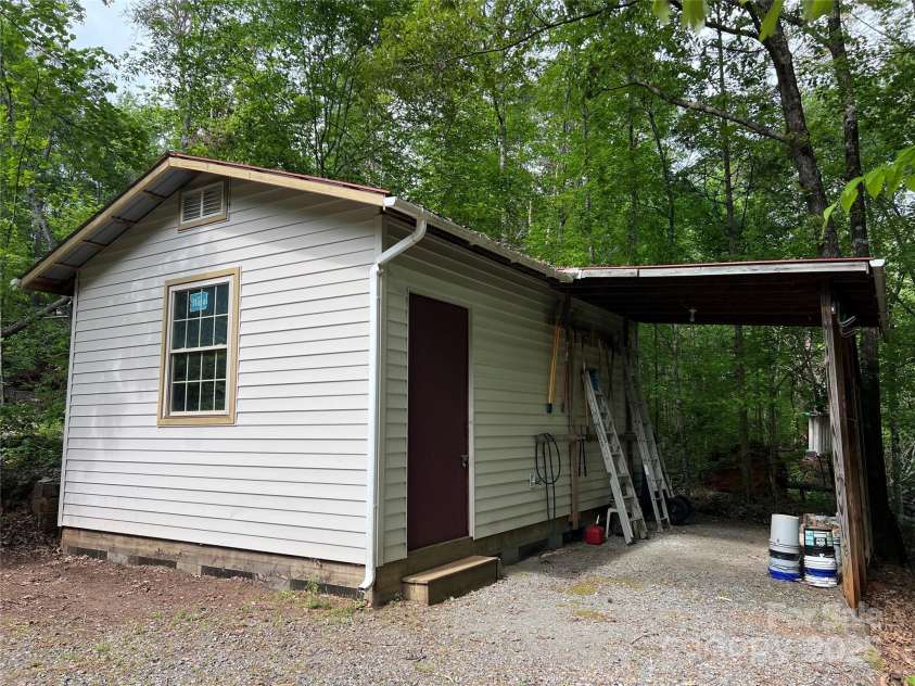 164 Forest Ridge Drive, Rutherfordton, NC 28139.  MLS# CAR4252885, YatesRealty ID 10687. 