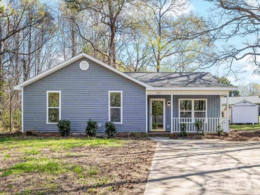 231 West Avenue, Charlotte, NC 28208.  MLS# CAR4362188, YatesRealty ID 10688. 