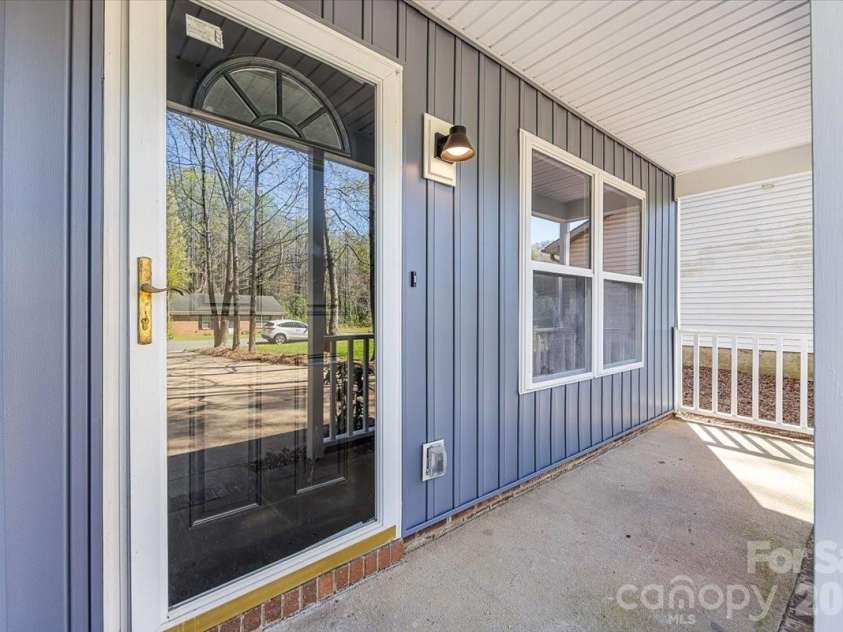 231 West Avenue, Charlotte, NC 28208.  MLS# CAR4362188, YatesRealty ID 10688. 