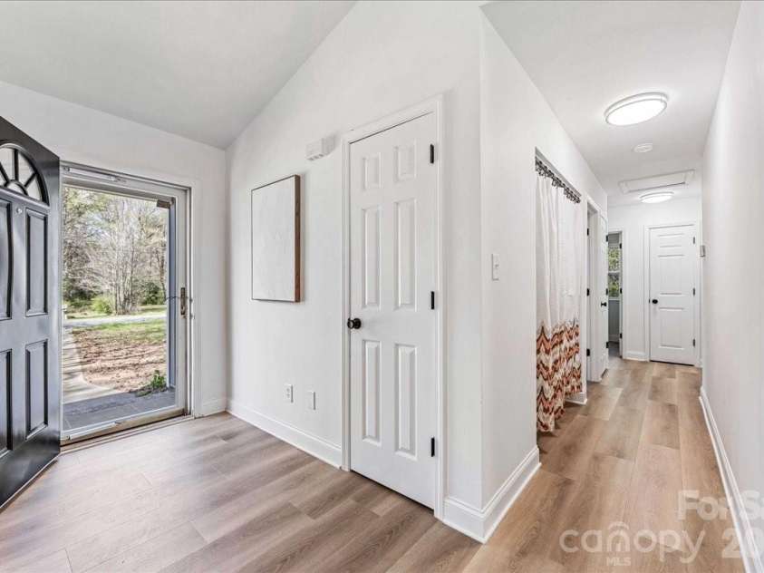 231 West Avenue, Charlotte, NC 28208.  MLS# CAR4362188, YatesRealty ID 10688. 