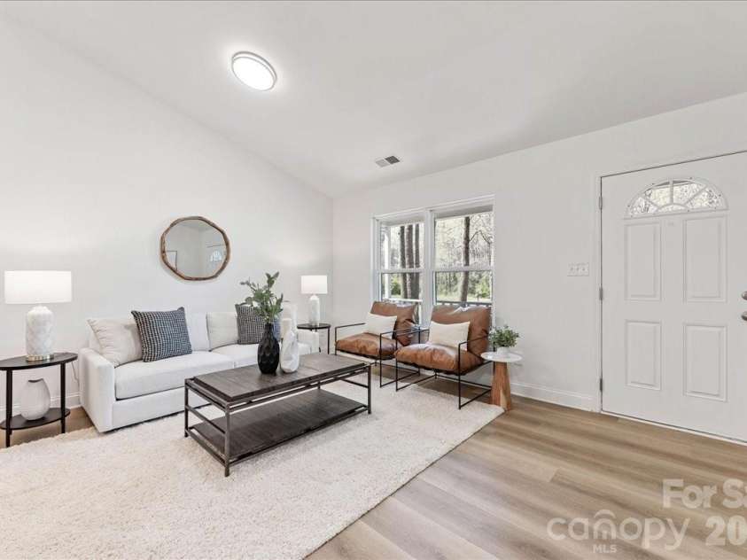 231 West Avenue, Charlotte, NC 28208.  MLS# CAR4362188, YatesRealty ID 10688. 