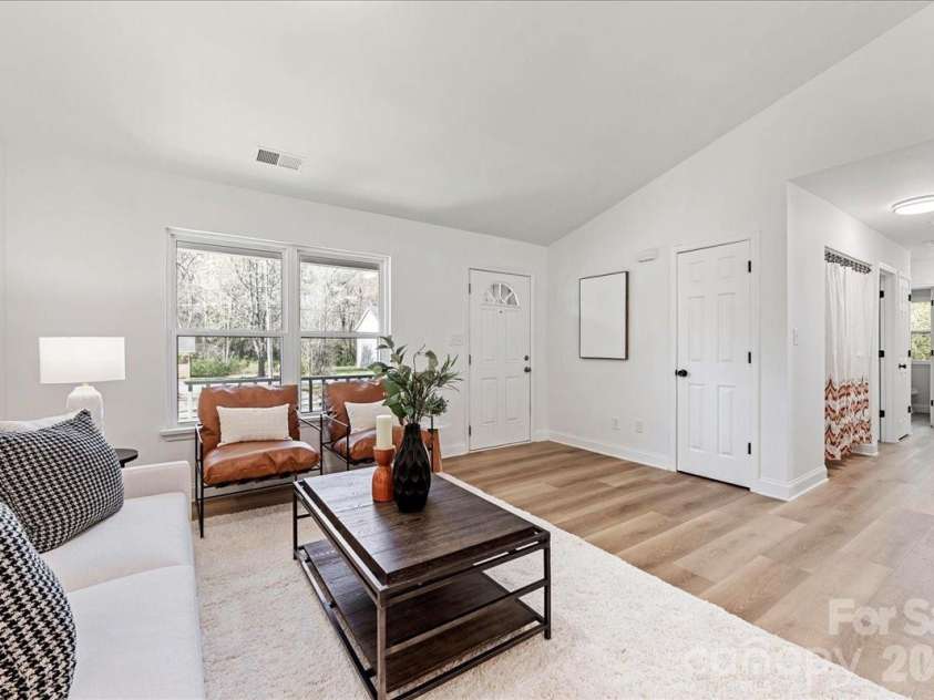 231 West Avenue, Charlotte, NC 28208.  MLS# CAR4362188, YatesRealty ID 10688. 