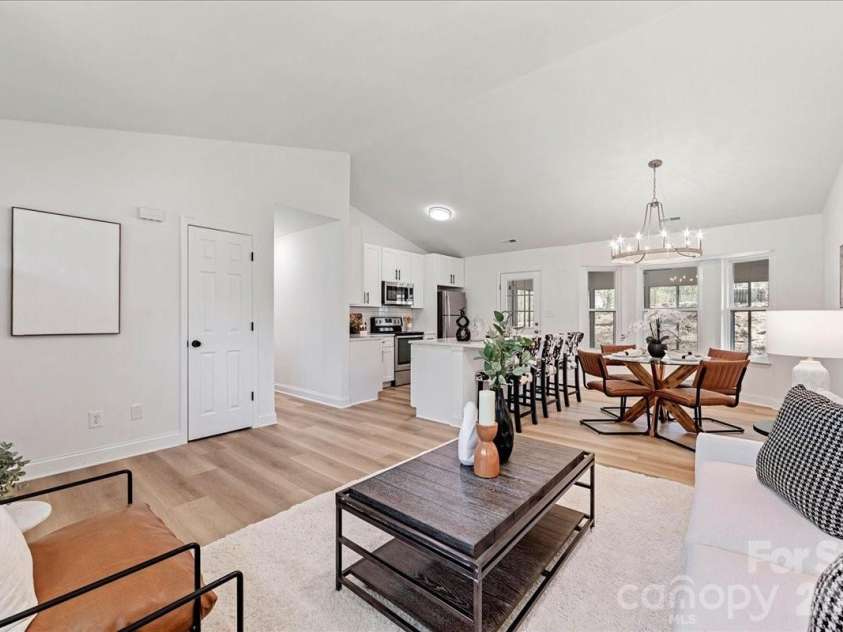 231 West Avenue, Charlotte, NC 28208.  MLS# CAR4362188, YatesRealty ID 10688. 