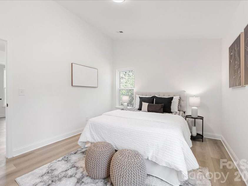 231 West Avenue, Charlotte, NC 28208.  MLS# CAR4362188, YatesRealty ID 10688. 