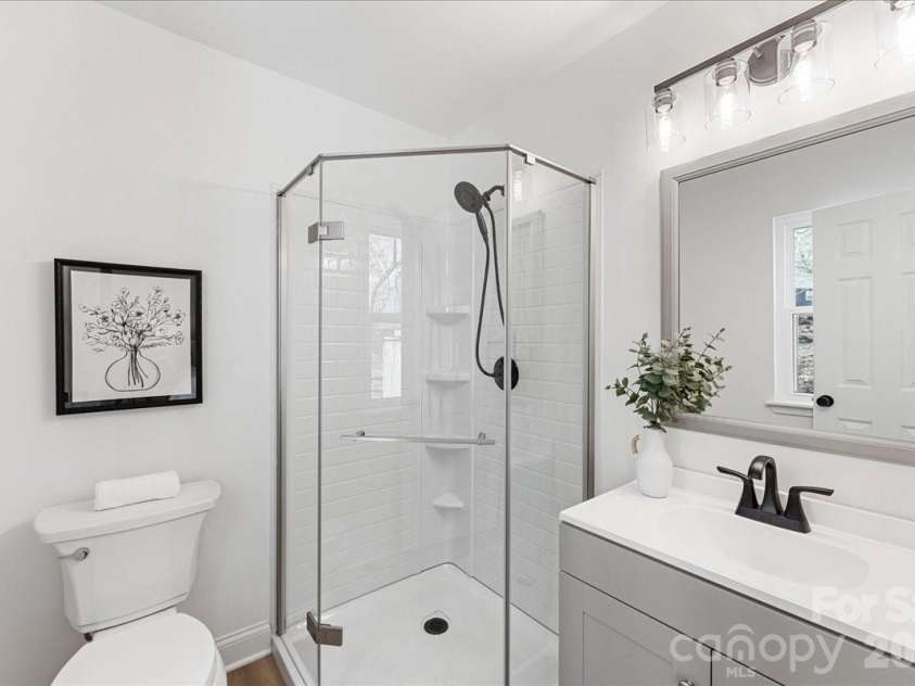 231 West Avenue, Charlotte, NC 28208.  MLS# CAR4362188, YatesRealty ID 10688. 