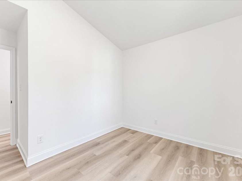231 West Avenue, Charlotte, NC 28208.  MLS# CAR4362188, YatesRealty ID 10688. 