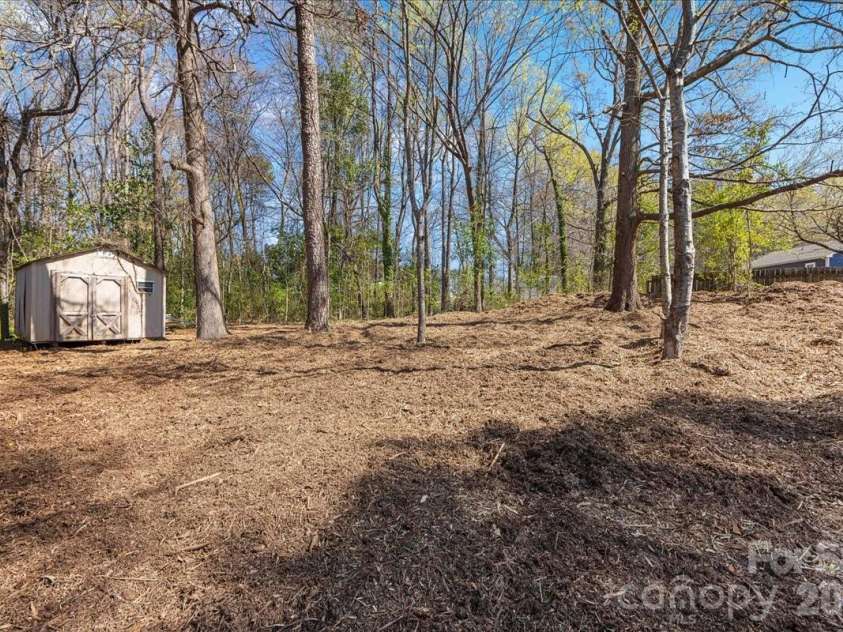 231 West Avenue, Charlotte, NC 28208.  MLS# CAR4362188, YatesRealty ID 10688. 