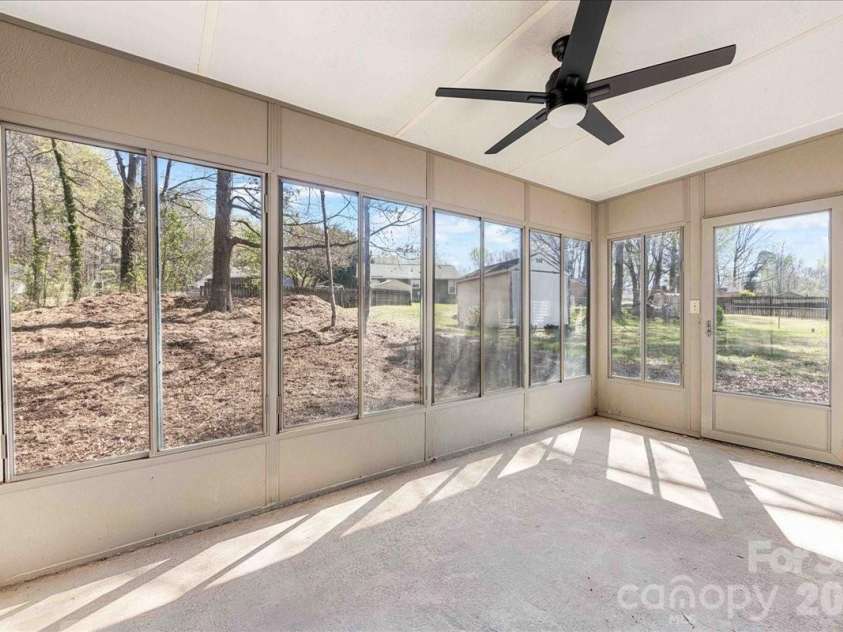 231 West Avenue, Charlotte, NC 28208.  MLS# CAR4362188, YatesRealty ID 10688. 