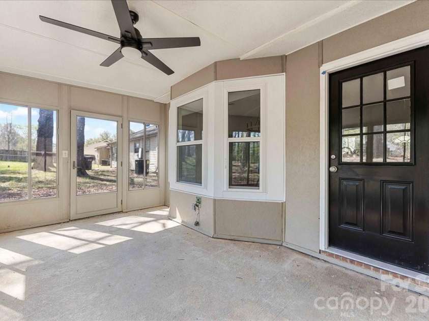 231 West Avenue, Charlotte, NC 28208.  MLS# CAR4362188, YatesRealty ID 10688. 
