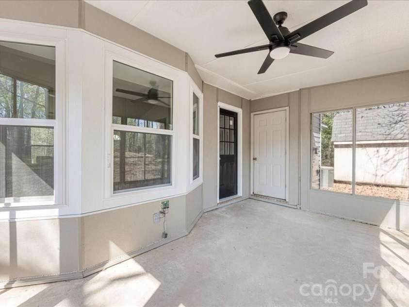 231 West Avenue, Charlotte, NC 28208.  MLS# CAR4362188, YatesRealty ID 10688. 