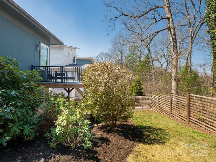 27 Mauricet Lane, Asheville, NC 28806.  MLS# CAR4242081, YatesRealty ID 10688. 