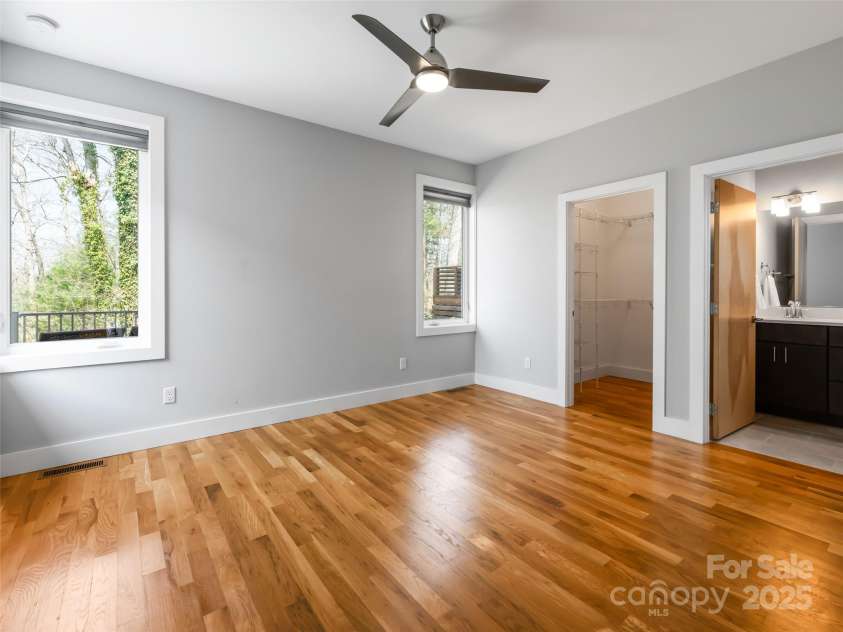 27 Mauricet Lane, Asheville, NC 28806.  MLS# CAR4321609, YatesRealty ID 10688. 