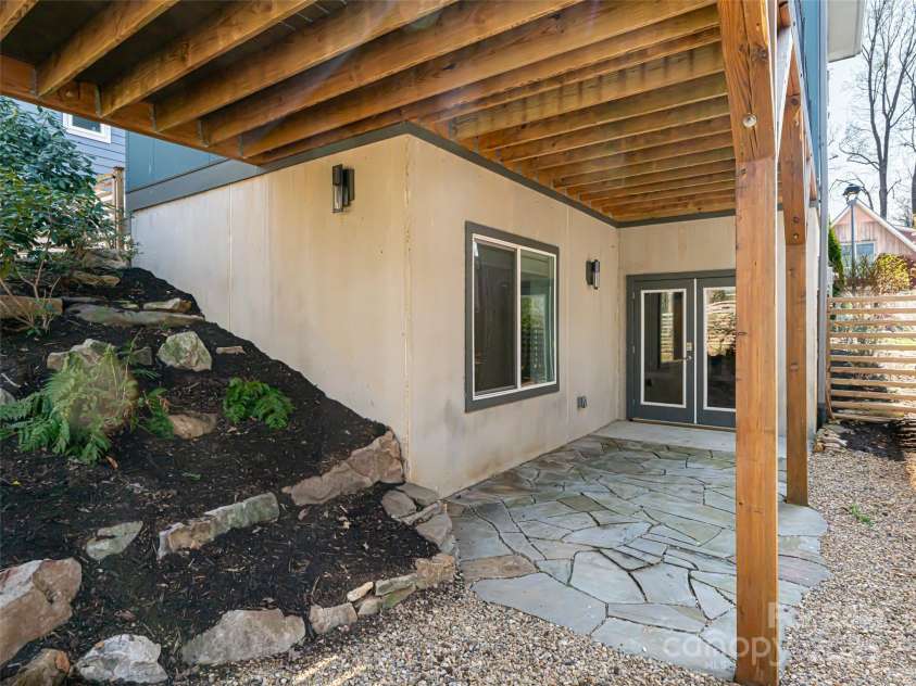 27 Mauricet Lane, Asheville, NC 28806.  MLS# CAR4321609, YatesRealty ID 10688. 