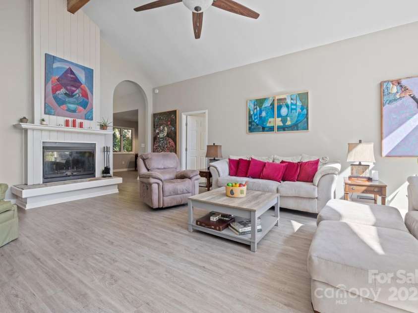 2630 Bowden Lane, Hendersonville, NC 28792.  MLS# CAR4253862, YatesRealty ID 10689. 
