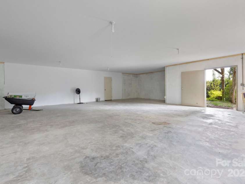 2630 Bowden Lane, Hendersonville, NC 28792.  MLS# CAR4253862, YatesRealty ID 10689. 