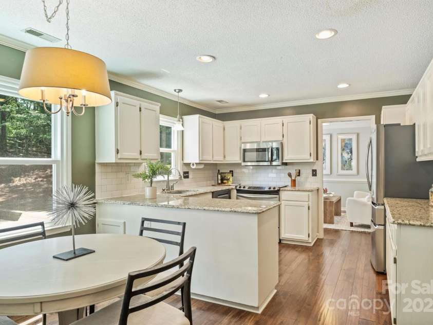 9209 Cameron Wood Drive, Charlotte, NC 28210.  MLS# CAR4252030, YatesRealty ID 10690. 