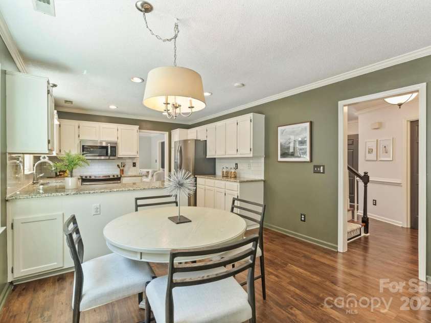 9209 Cameron Wood Drive, Charlotte, NC 28210.  MLS# CAR4252030, YatesRealty ID 10690. 