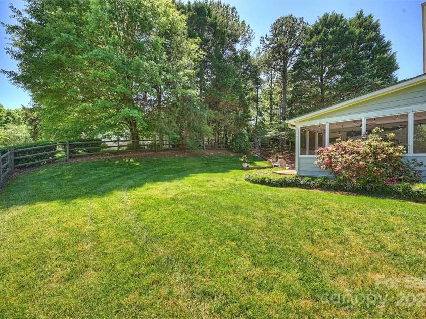 9209 Cameron Wood Drive, Charlotte, NC 28210.  MLS# CAR4252030, YatesRealty ID 10690. 
