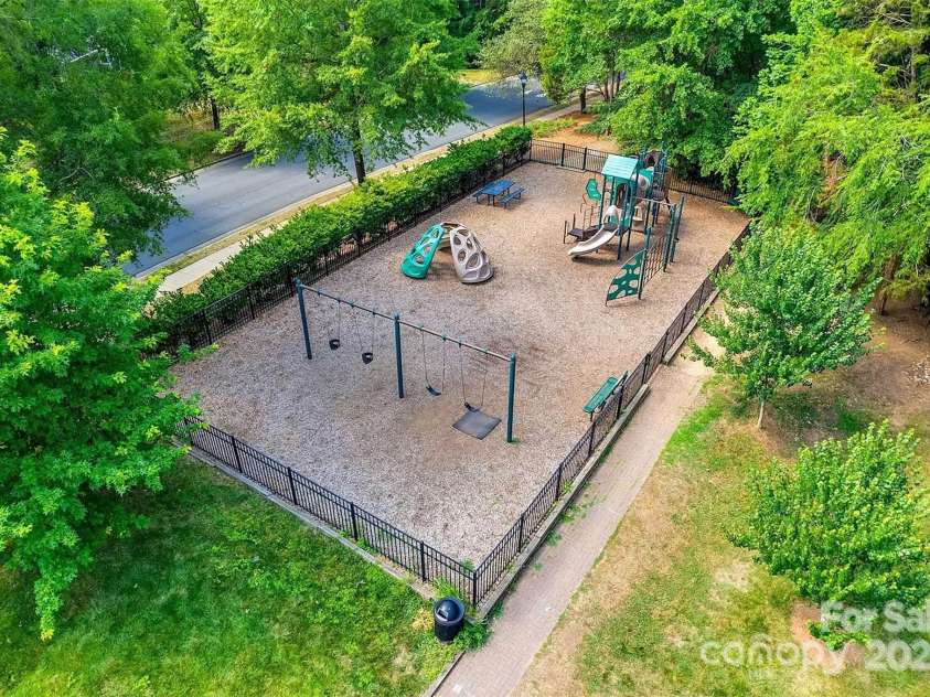 9209 Cameron Wood Drive, Charlotte, NC 28210.  MLS# CAR4252030, YatesRealty ID 10690. 