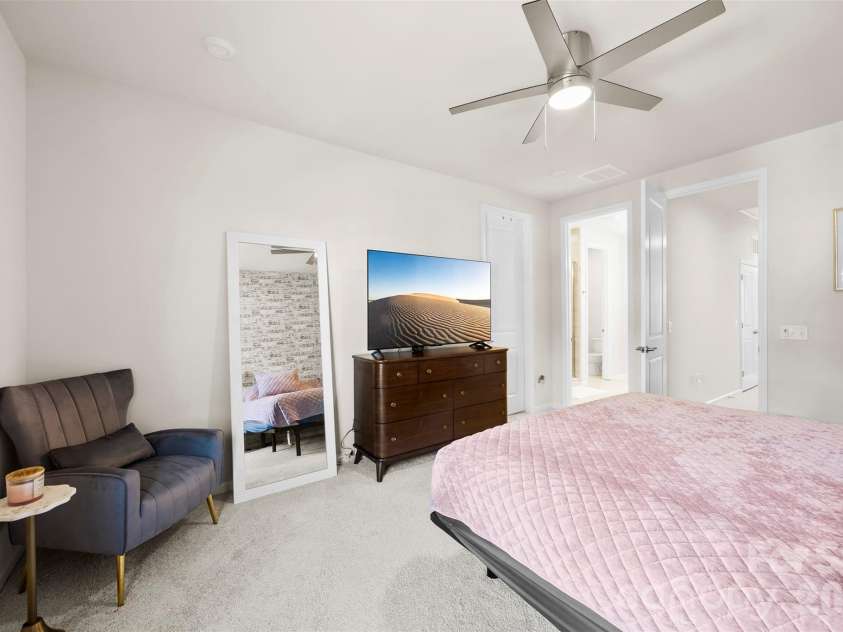 2312 Endeavor Run, Charlotte, NC 28269.  MLS# CAR4365921, YatesRealty ID 10692. 