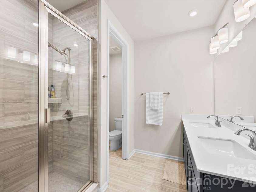 2312 Endeavor Run, Charlotte, NC 28269.  MLS# CAR4365921, YatesRealty ID 10692. 