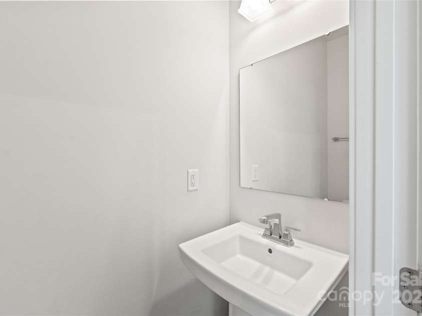 448 16th Street, Charlotte, NC 28206.  MLS# CAR4216212, YatesRealty ID 10692. 