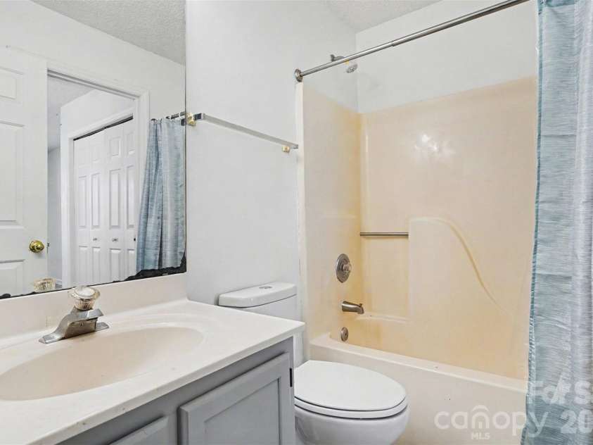 535 Lex Drive, Charlotte, NC 28262.  MLS# CAR4361140, YatesRealty ID 10694. 
