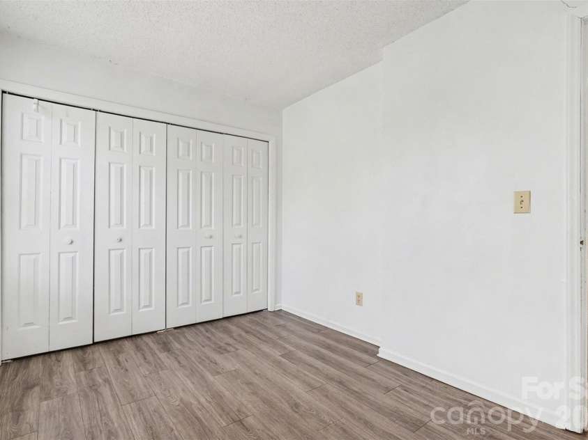 535 Lex Drive, Charlotte, NC 28262.  MLS# CAR4361140, YatesRealty ID 10694. 