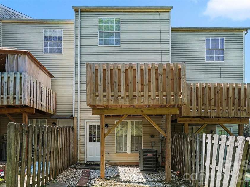 535 Lex Drive, Charlotte, NC 28262.  MLS# CAR4361140, YatesRealty ID 10694. 