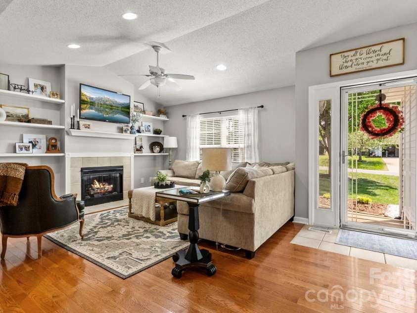 1478 Farmington Hills Drive, Conover, NC 28613.  MLS# CAR4366967, YatesRealty ID 10695. 