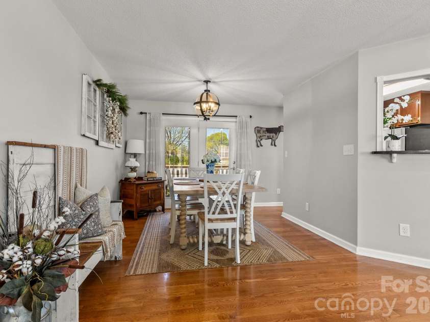 1478 Farmington Hills Drive, Conover, NC 28613.  MLS# CAR4366967, YatesRealty ID 10695. 