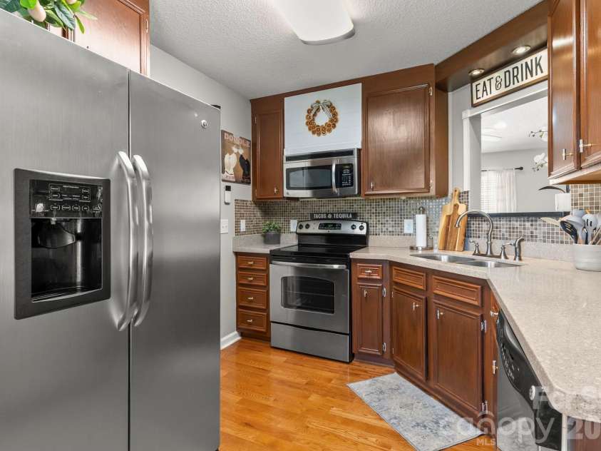 1478 Farmington Hills Drive, Conover, NC 28613.  MLS# CAR4366967, YatesRealty ID 10695. 